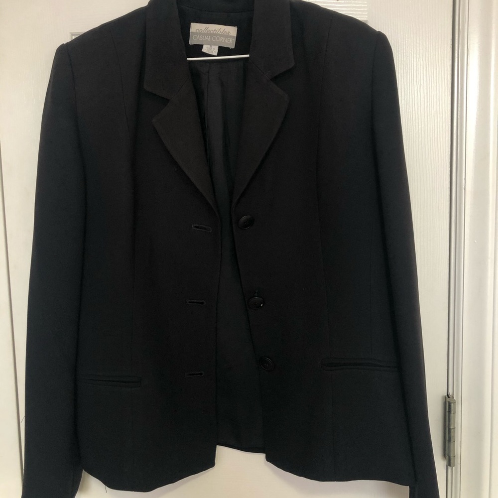 Collectibles casual corner black blazer